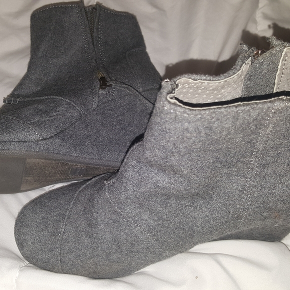 TOM'S Ankle Booties, Grey, Size 8 - Picture 2 of 4